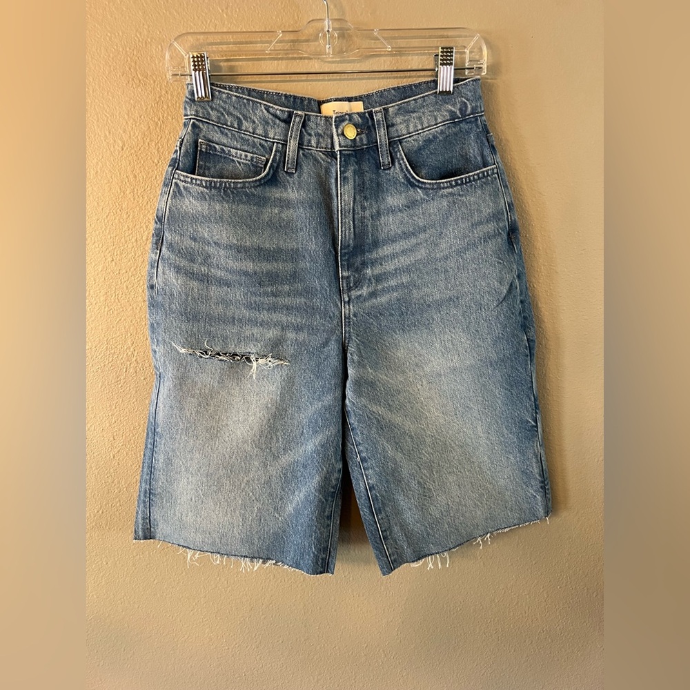 👑NWT Triarchy Rancho Blue Jean Shorts with Raw Hem Sz 26